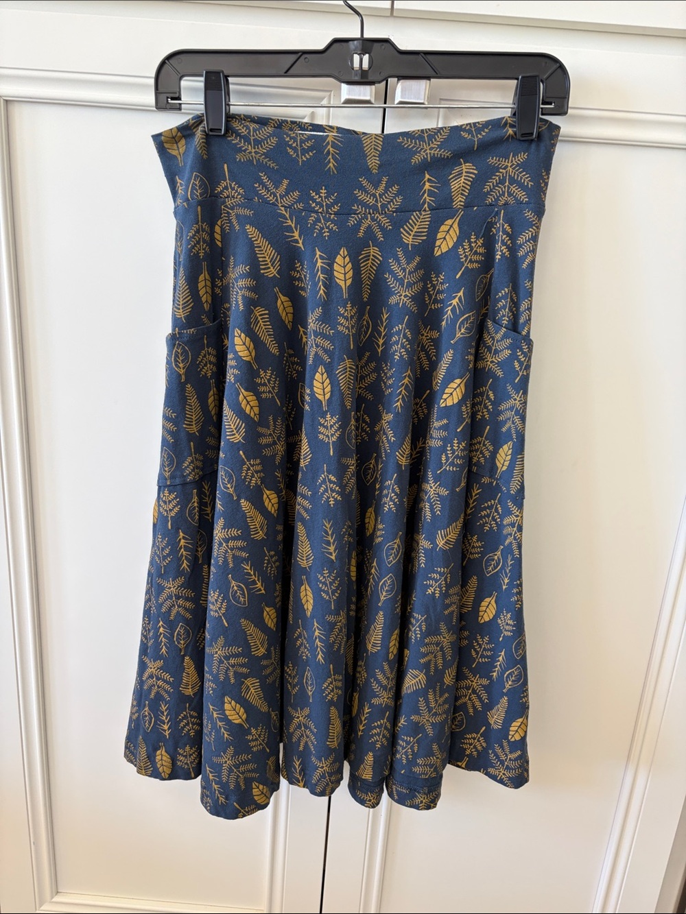 Effie’s Heart Sojourn Navy Fall Leaves Skirt size L